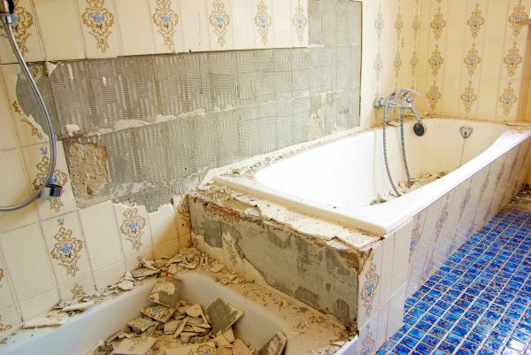 Bathtub Demolition in Austin